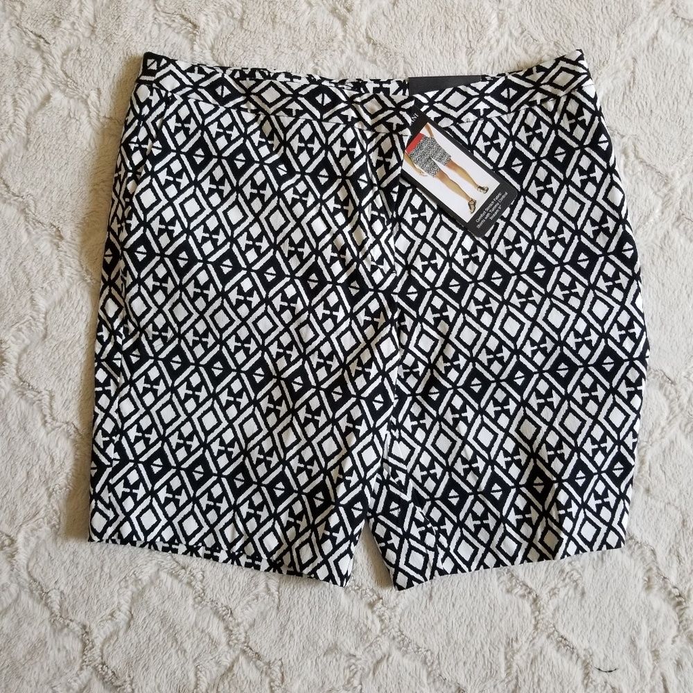 Black + White Tribal Pattern Bermuda shorts